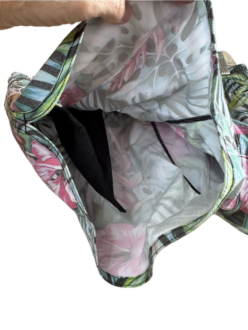 *NWT* SALT LIFE āJungle Vibes Volley Performanceā Shorts - Picture 13 of 17